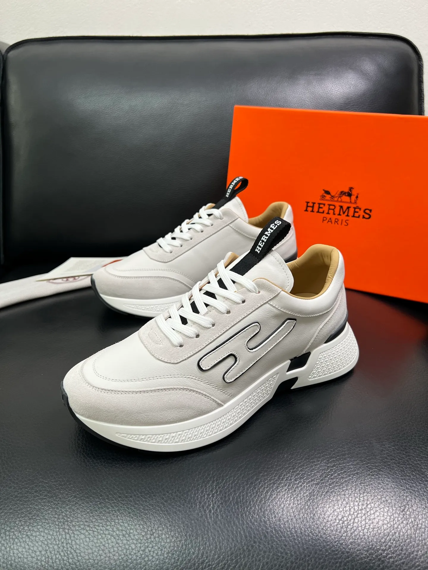 Men's men's shoes 💰840 Hermes top purchasing Hermes counter synchronization, original factory configuration, original cowhide fabric imported from Italy, high-quality splicing technology, fully imported water-dyed cowhide lining, soles: original factory special soles are super comfortable, original factory and single goods are high quality, welcome to compare and synchronize with counters, code number 39-44 (customized 38 45) 85863
